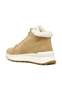 Bottines en daim beige avec un col en fourrure blanche, design à lacets, semelle intermédiaire texturée et semelle en caoutchouc pour une bonne adhérence.