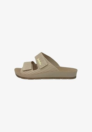 Sandalo slip-on beige con due cinturini regolabili e suola imbottita, progettato per il comfort e un uso casual.