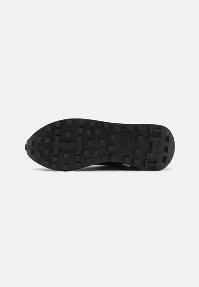 Iceberg LOOP - Zapatillas - black