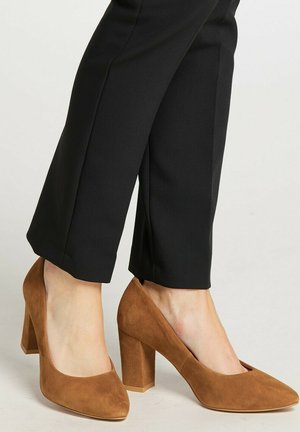 Højhælede pumps - cognac