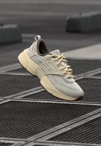 JORDAN TRUNNER O/S UNISEX - Sportcipő - light orewood brown/ridgerock/phantom