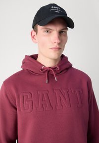 GANT EMBOSSED - Jersey con capucha - wine red