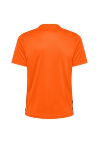 Orange kortärmad sportskjorta i smidig polyester, med rund hals och utan ytterligare mönster eller detaljer.