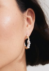 Pilgrim FORCE HOOP EARRINGS - Pendientes - gold-coloured