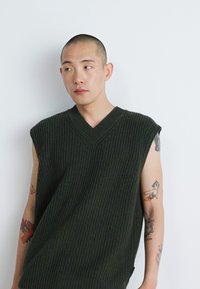 Carhartt WIP MARLON ciemnozielony