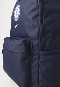 Nike Performance CHELSEA HERITAGE BACKPACK UNISEX - Laisvalaikio kuprinė - dark blue
