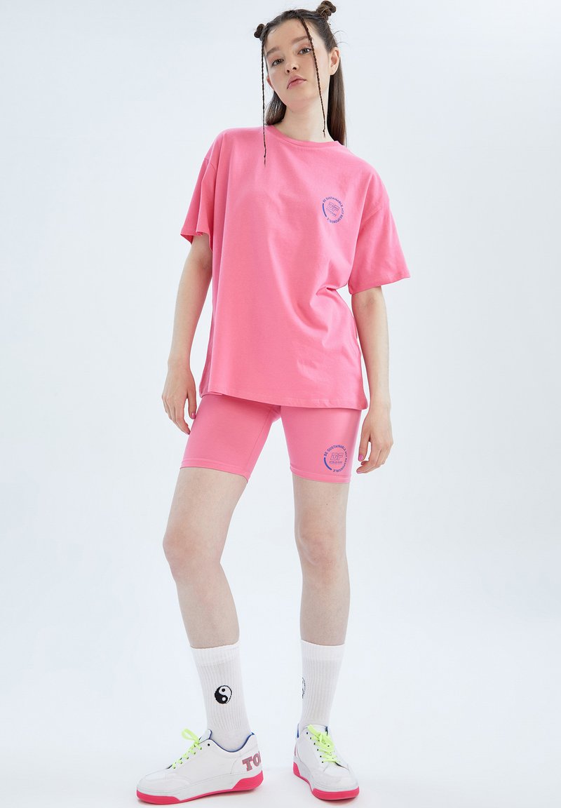 DeFacto T-shirt print neonroze DeFacto T-shirt print neonroze
