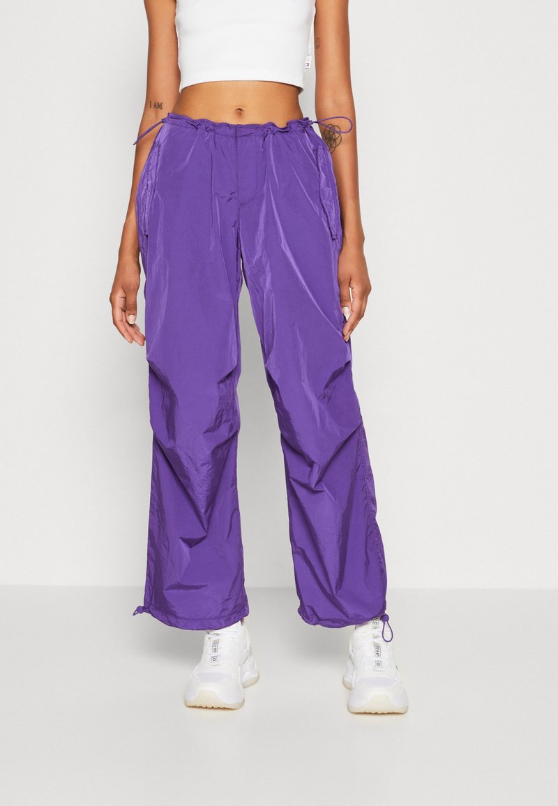 Tommy Jeans PARACHUTE WINDPANT - Jogginghose - college purple