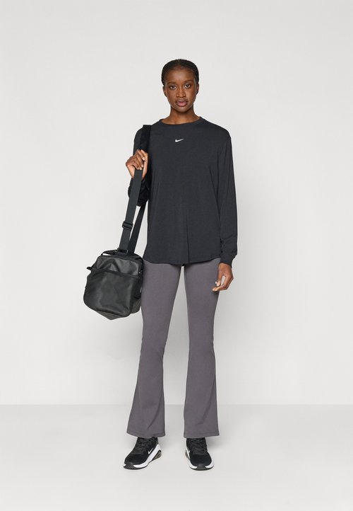 Nike Sportshirt 'ONE' — photo 2
