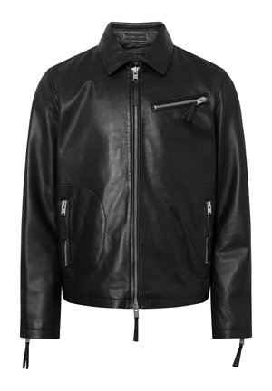 Černá kožená bunda s klasickým límečkem, předním zipovým uzavřením a dvěma postranními kapsami. Obsahuje také zipovou kapsu na prsou a texturovaný povrch.