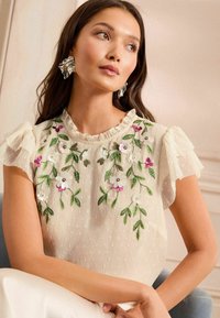 Love & Roses REGULAR FIT - EMBELLISHED SHORT SLEEVE  - Camicetta - ivory