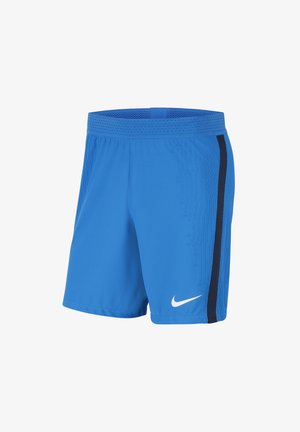 Bermudos deportivos azules con una cintura de malla, detalle de franja negra en los laterales y un logo de Nike blanco en la parte inferior frontal.