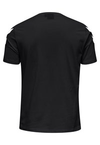 Czarna koszulka z krótkim rękawem z okrągłym dekoltem, z białymi akcentami na ramionach. Wykonana z miękkiego, lekkiego materiału.