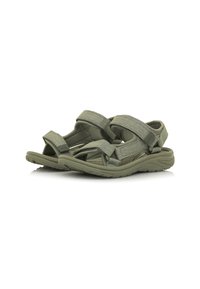 Sandalias verde oliva con correas ajustables, tejido texturizado, diseño de punta abierta y suela de goma moldeada para tracción y comodidad.