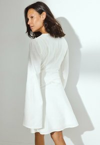 NA-KD MINI - Vestito casual - white