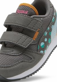 Puma Vauvan kengät - cool dark gray sparkling green