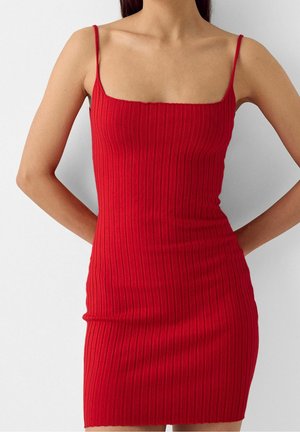 Pouzdrové šaty - red