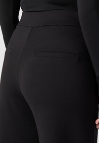 Les Lunes Pantaloni - schwarz