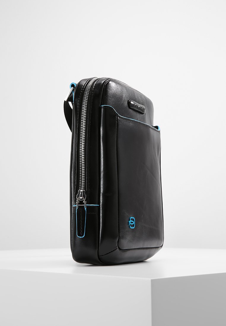 Piquadro BLADE MONO SLING BAG | Duty Free | BestValue