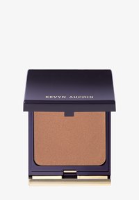 Puderbronzern in einem dunkelvioletten Kompakt mit einem metallischen goldenen Scharnier. Der Bronzer hat ein glattes, mattes Finish in warmen Brauntönen.