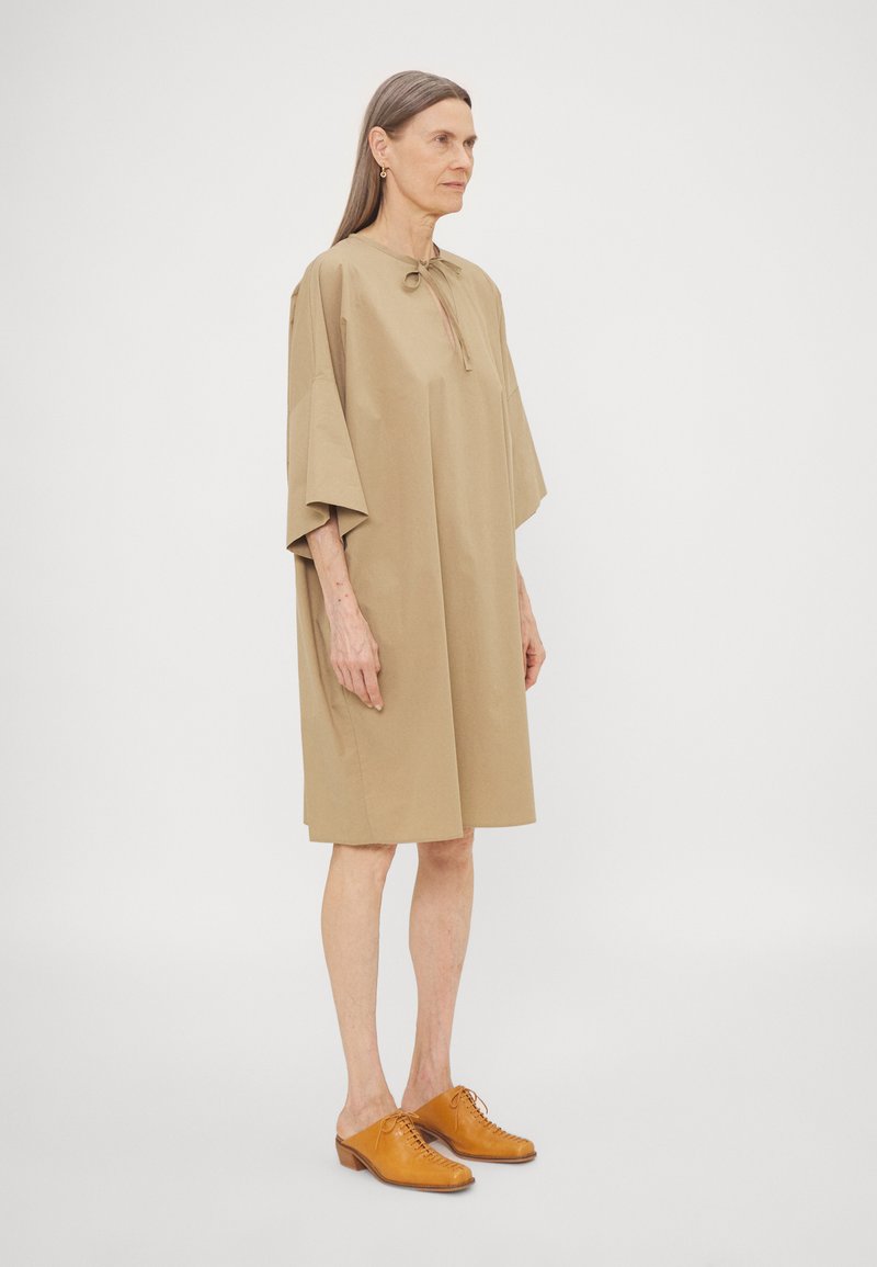 WEEKEND MaxMara CARO - Robe de jour - beige