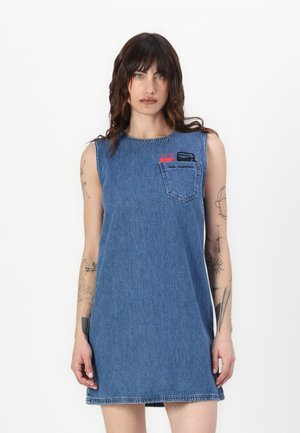 IKON DUO DRESS - Jeansklänning - light blue denim