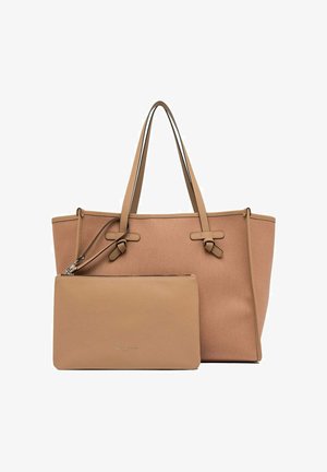 Sac cabas en cuir fauve avec deux bandoulières et une pochette assortie amovible zippée à l'avant.