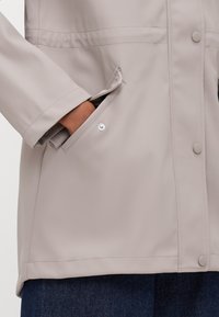 Vero Moda Petite VMMALOU JACKET - Παρκά - moon rock