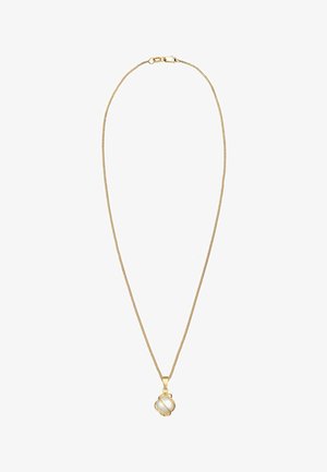 Goldkette mit einem einzelnen weißen Perlenanhänger, eingefasst in ein gedrehtes Golddraht-Design, mit Karabinerverschluss.
