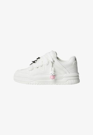 Bershka MIFFFY - Skateschuh - white