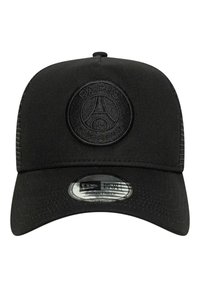 Czarna czapka baseballowa z zaokrągloną koroną, regulowanym zapięciem, wytłoczonym logo "Paryż" i płaskim daszkiem. Wykonana z teksturowanej tkaniny z siateczkowymi bokami.