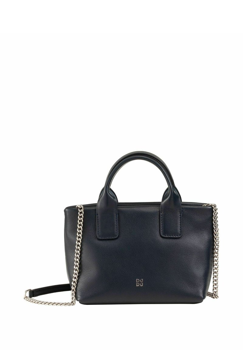 Piccola borsa a tracolla in pelle nera con doppio manico superiore e tracolla a catena regolabile. Presenta una superficie liscia e un discreto logo impresso.