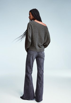 Bershka BOATNECK WITH STUDS - Svetrík - dark grey