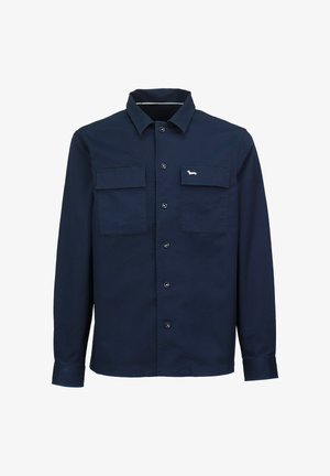 Camicia a maniche lunghe di colore blu navy realizzata in tessuto dalla texture liscia. Presenta due tasche sul petto e un piccolo logo ricamato sulla tasca sinistra.