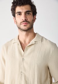 Pier One Shirt - beige