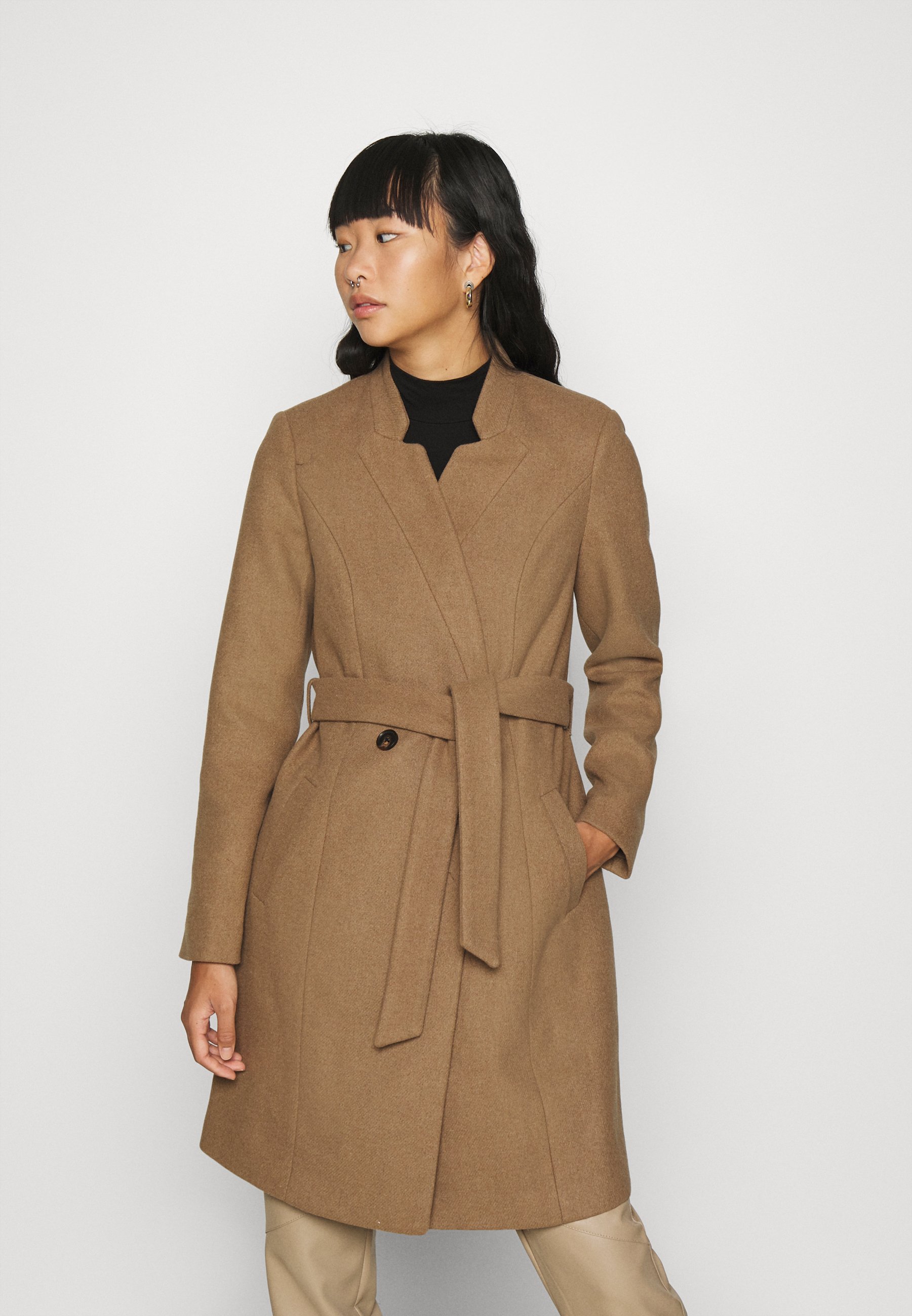 Beige Kåper | Dame | Ny kåpe på nett hos Zalando Oversized Kåpe Med Stor Krage Light Beige | na