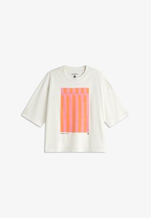 White oversized t-shirt made of cotton, featuring a graphic design with vertical pink and orange stripes on the front.