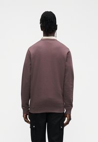 Lyle & Scott CREW NECK  - Sweatshirt - espresso