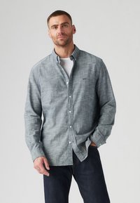 Levi's® AUTHENTIC BUTTON DOWN - Overhemd - marlon dark blue chambray