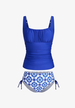 Blaues Tankini-Oberteil mit gerafftem Stoff und Bikini-Hose mit hohem Bund in Weiß mit blauem, filigranem Blumenmuster und seitlichen Bändern.