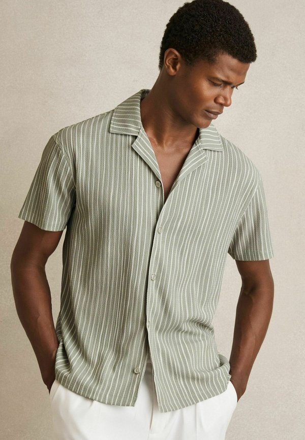 REGULAR FIT - MAX TEXTURED STRIPE CUBAN COLLAR - Hemd