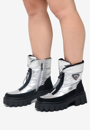 Cesare Gaspari Bottes de neige - silver