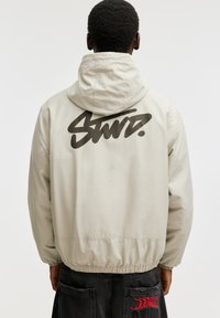 PULL&BEAR - HOODED STWD - Poletna jakna - light grey Miniaturna slika 1