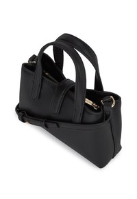 Čierna kožená kabelka s dvojitými uchami, odnímateľným ramenným popruhom a zlatým zipsom, šikmý pohľad na bielom pozadí.