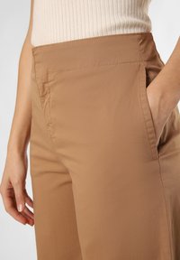 BOSS Stoffhose - camel