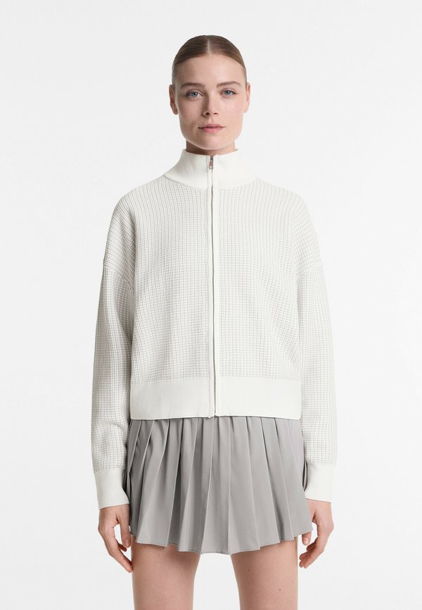 HIGH COLLAR KNIT - Strickjacke