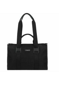 Sac fourre-tout noir en tissu durable avec deux robustes poignées. Il présente une forme rectangulaire, une fermeture éclair et un patch logo à l'avant.