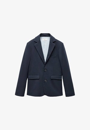 Blazer azul marino hecho de tela texturizada, con solapa con muesca, dos bolsillos delanteros y dos cierres de botones. Interior forrado.
