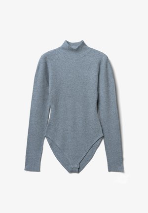 Body a maniche lunghe grigio a coste con colletto alto e chiusura a scatto nella zona inguinale, steso su uno sfondo bianco.