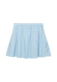 Falda de algodón azul clara con cinturilla fruncida, dobladillo con puntilla y detalles bordados en un lado que presentan diseños florales y en bucle.